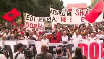 Dita e 25-të, nis protesta e qytetarëve