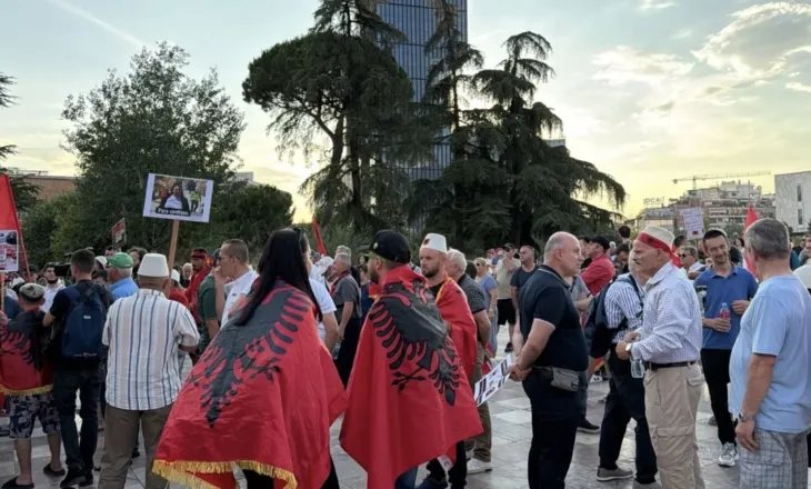 Dita e 26-të, nis protesta e qytetarëve