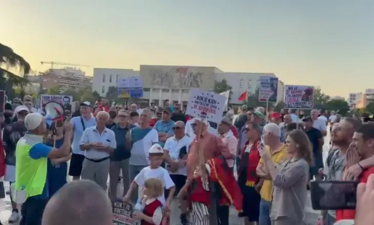 Dita e 29-të e protestës, qytetarët marshojnë drejt Kryeministrisë