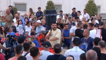 Dita e 29-të e protestës, qytetarët nisin marshimin
