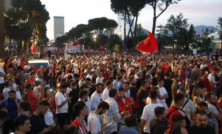 Dita e 30-të e protestës, nis organizimi në sheshin “Skënderbej”