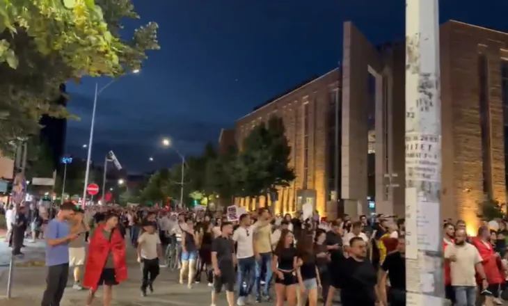 Dita e nëntë e protestës kundër projektit në Zvërnec, qytetarët mbi 5 orë marshim në rrugët e kryeqytetit