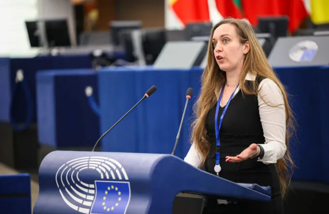 “Do të jem me ju në shesh!”/ Një tjetër eurodeputete i bashkohet protestës për dorëheqjen Ramës