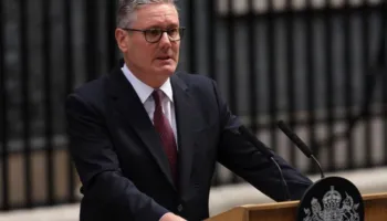 Dorëheqja e Starmer si lider i Laburistëve dhe kryeministër, çfarë ndodh më pas?