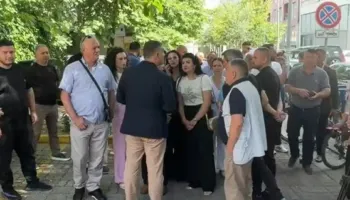 Dosja Meta/ Sot seanca në GJKKO, mbështetësit e ish-presidentit para gjykatës