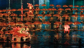 Dragoi gjigant “ndez” Pekinin! Spektakël në festivalin e Kanalit të Madh