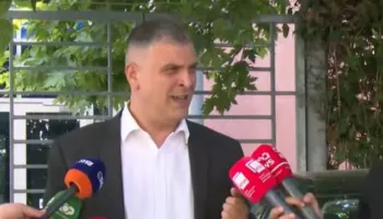 “Dy emrat kryesorë të dëshmitarëve: Edi Rama dhe Charles McGonigal”/ Gjyqi ndaj Metës, Blushi: Procesi është politik