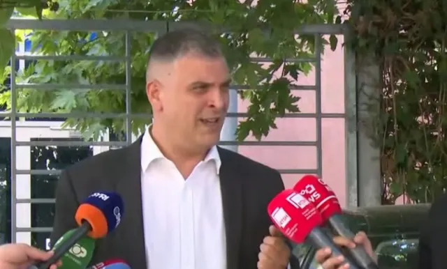 “Dy emrat kryesorë të dëshmitarëve: Edi Rama dhe Charles McGonigal”/ Gjyqi ndaj Metës, Blushi: Procesi është politik