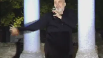 Dylgjeri thirrje mjekëve të psikiatrisë: Merreni të çmendurin, ka luajtur nga mendorja