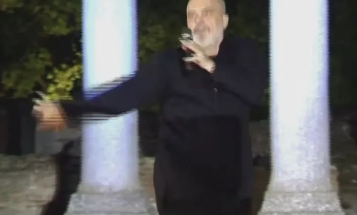 Dylgjeri thirrje mjekëve të psikiatrisë: Merreni të çmendurin, ka luajtur nga mendorja