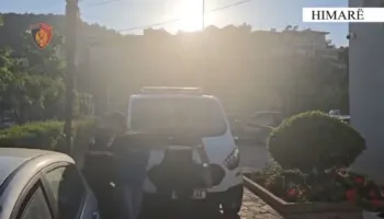 Dyshohet për disa vjedhje në banesa dhe biznese në Himarë, arrestohet 37-vjeçari nga Kruja