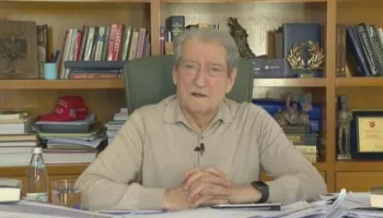 “E bekuar nga Zoti”, Berisha mbështet protestën qytetare: Kanë nevojë për të gjithë ne