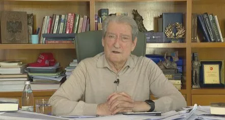 “E bekuar nga Zoti”, Berisha mbështet protestën qytetare: Kanë nevojë për të gjithë ne