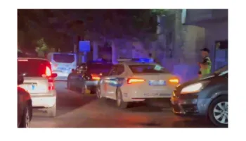 E rëndë në Vlorë: Ra nga kati i 7-të i një pallati në Lungomare, ndërron jetë në spital 28-vjeçarja