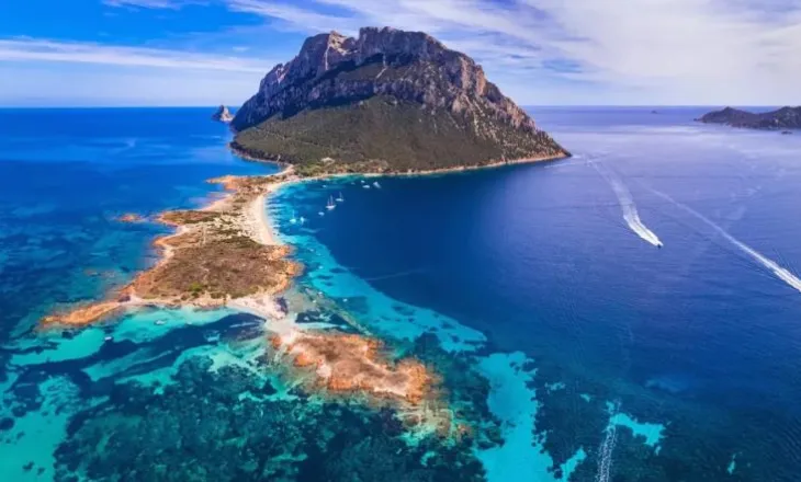 Edhe Italia si Shqipëria, miraton resortin luksoz në Sardenja në zonë të mbrojtur