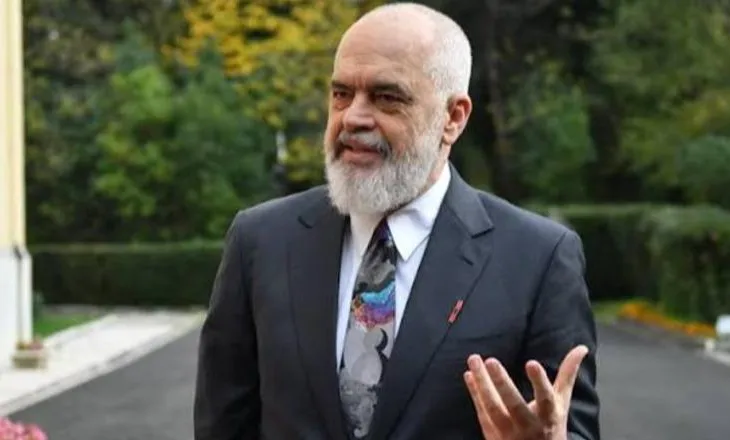 Edi Rama i çon mesazh hoxhës: Po ti për llogari të kujt je futur në protestë, se vendi yt është në xhami?! Mos bëj…
