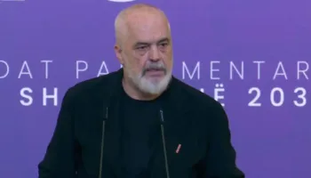 ‘Edi Rama ka mbaru’/ Kryeministri nuk ndal ironitë me thirrjet në protestë: Ikën mbrëmja dhe mëngjesi, por unë këtu jam