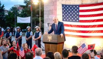 Edi Rama kërkon të tërheqë SHBA në “luftën” ndaj protestuesve duke e konsideruar lëvizjen anti-Trumpiste, ja…