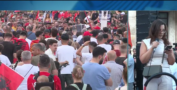 “Edi Rama të çojmë fjalë, ty shqipet kan me t’ndal”, protestuesja nga diaspora: Do të jemi këtu çdo ditë!