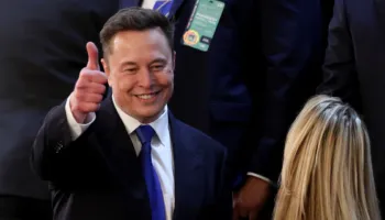 Elon Musk bëhet trilioneri i parë në botë ndërsa SpaceX fillon tregtimin