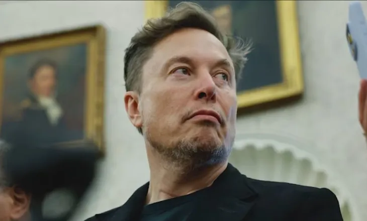 Elon Musk bëhet trilioneri i parë në botë