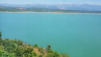 EMRI/ Gjendet pas dy ditësh kërkime trupi i të riut që u mbyt në Liqenin e Ulzës