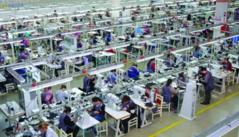 Euro ‘shkatërron’ fasonin, eksportet bien 14% vetëm në maj/ Fabrikat po mbyllen, punonjësit pa punë