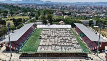 Euro U-21 2027/ Nisin punimet për transformimin e fushës së stadiumit “Arena e Demave” me bar natyral