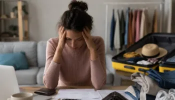 Eurostat: 35% e shqiptarëve nuk përballojnë qiratë, faturat, pushimet, apo blerjen e rrobave të reja