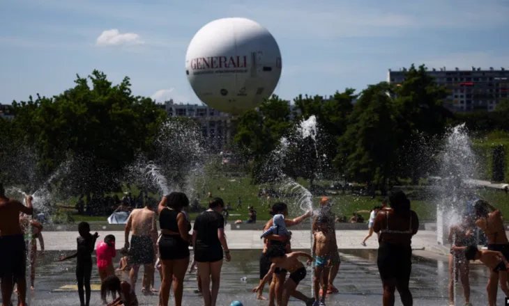 Evropa në valën e të nxehtit: Temperatura deri në 44°C