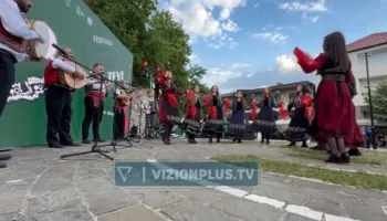 Festivali Kombëtar i Sazeve, grupet folklorike performojnë në Ersekë e Leskovik