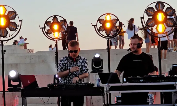 Festivali “Triangle” në Durrrës, muzikë dhe ekspozitë me fotografi për publikun vendas dhe turistët