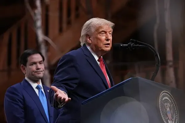 Firmoset marrëveshja e paqes, Trump: Bombardime masive në Iran nëse shkelet kompromisi
