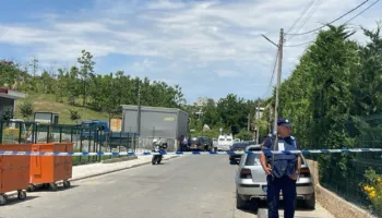 FOTO/ Ekzekutoi shokun në Paskuqan, ja kush është autori Sadik Llanaj. Në vendngjarje u gjetën 11 gëzhoja, dyshohet se e eliminoi pas…