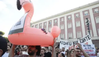 Foto-Lajm/ Dita e pestë e protestës përpara Kryeministrisë, çfarë nuk u pa nga tubimi i qytetarëve