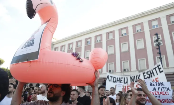 Foto-Lajm/ Dita e pestë e protestës përpara Kryeministrisë, çfarë nuk u pa nga tubimi i qytetarëve