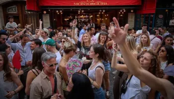 Franca ndalon alkoolin në festivalin muzikor, shkak i nxehti ekstrem