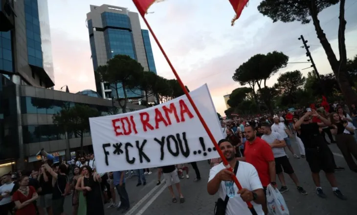 Fred Abrahams: Protestat po shembin fasadën europiane të Edi Ramës
