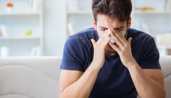 Gjakrrjedhja nga hunda dhe stresi: çfarë duhet të dini