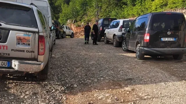 Gjenden dy turistët që ishin zhdukur në malin e Polisit në Librazhd