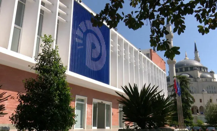 Gjendja e sistemit spitalor, PD kërkon interpelancë urgjente me ministren Sala