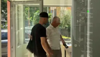 Gjyqi ndaj Laert Haxhiut dhe sherri me Noizy-n, Cllevio sërish paraqitet në GJKKO