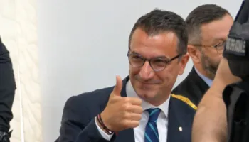 Gjyqi në Administrative, Veliaj: Jam 500 ditë i pezulluar nga një noter me pesa, Dado s’denjon të vijë!