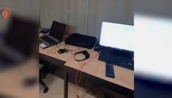 Goditet skema e mashtrimit në call center, 7 të arrestuar dhe 27 të proceduar, sekuestrohen para dhe telefona