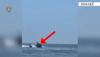 Gomonia lëvizte pa kontroll pasi drejtuesi kishte rënë në det, si është gjendja e të riut