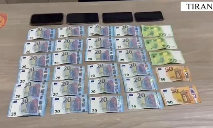 Grabitën 900 euro dhe 4 celularë në një banesë në Tiranë, arrestohen dy persona, në kërkim bashkëpunëtori
