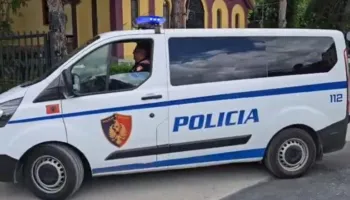 Grabitet me armë një bankë në Tiranë, autori ka marrë paratë nga duart e një personi që po i depozitonte