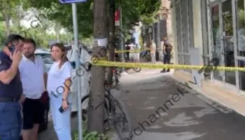 Grabitja me armë e bankës në mes të Tiranës, autori vodhi paratë dhe u larguar me… skuter