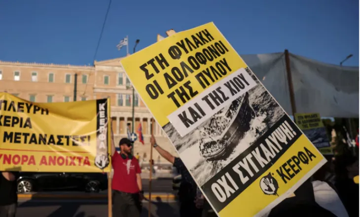 Greqia synon të krijojë qendra kthimi, miraton legjislacionin për të përshpejtuar deportimin e emigrantëve