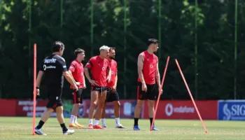 Gripi ‘pushton’ Kombëtaren, Maran me dy mungesa/ Shqipëria zhvillon stërvitjen e parë përpara Luksemburgut